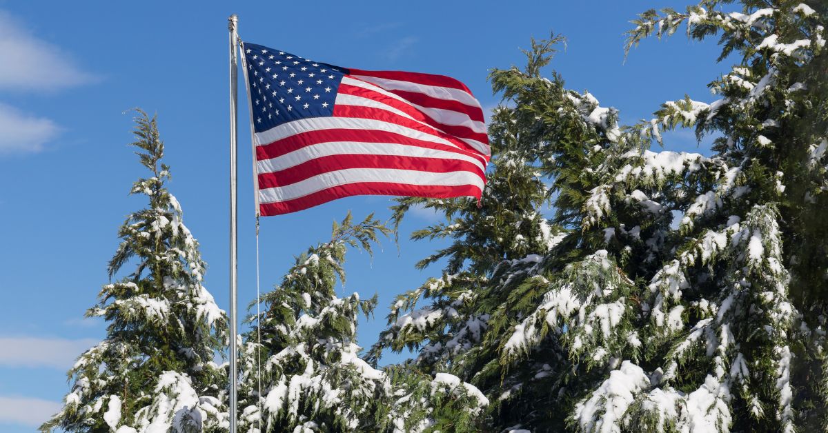 Tips To Decorate Your Flagpole for the Holiday Season