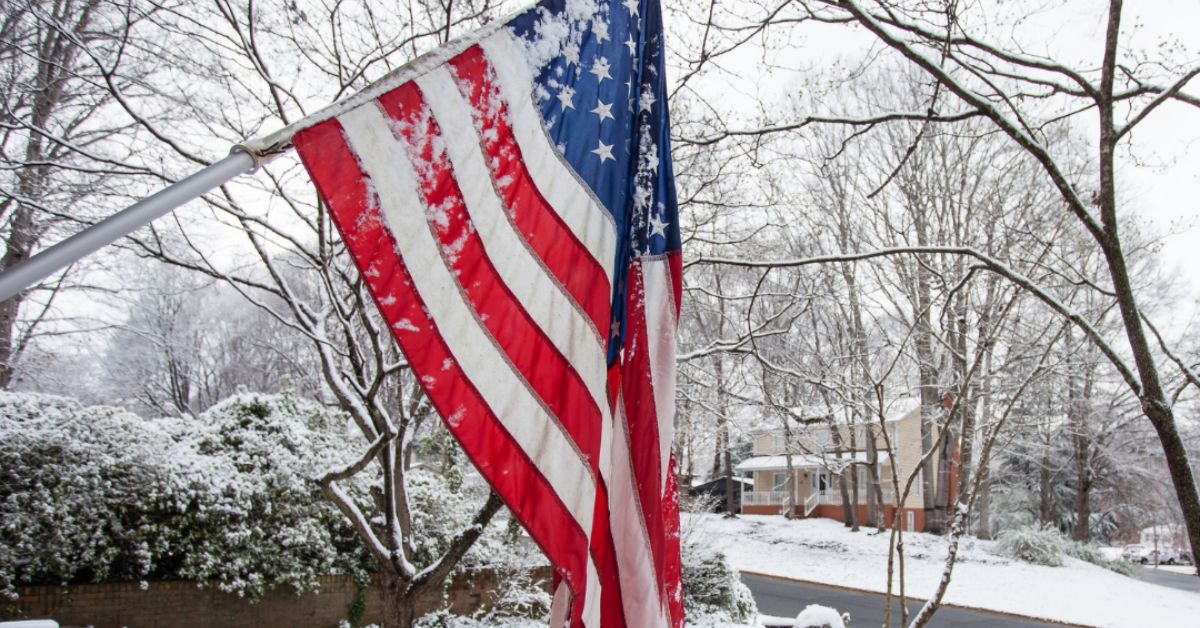 How Heavy-Duty Flagpoles Withstand Extreme Weather