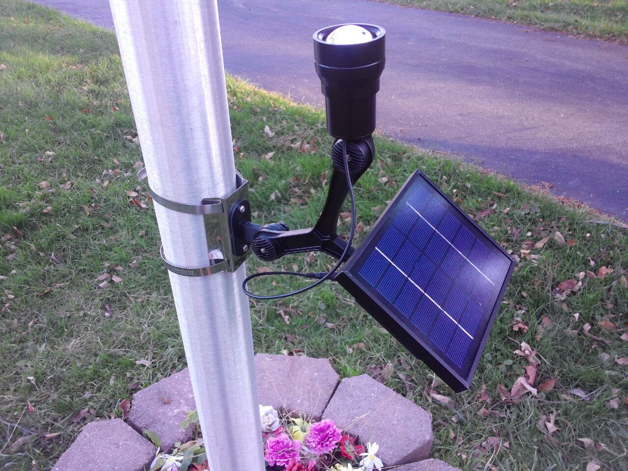 Commercial Solar Flagpole Light | Ultra Series CREE | Dual Mode